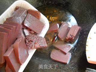 鸭血炖豆腐的做法步骤：2
