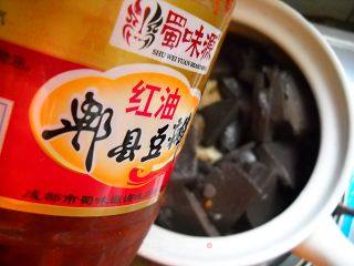 鸭血炖豆腐的做法步骤：2