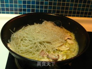 猪肉酸菜炖粉条的做法步骤：5