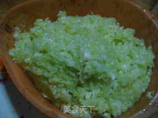 猪肉白菜蒸饺的做法步骤：2
