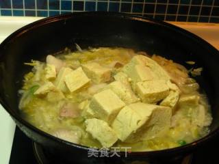 酸菜炖冻豆腐的做法步骤：5