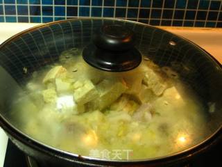 酸菜炖冻豆腐的做法步骤：5