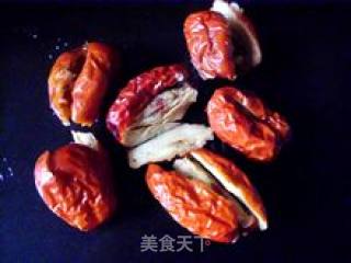 给宝宝的--小米红枣粥的做法步骤：2