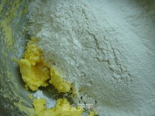 蜂蜜蛋黄小饼干的做法步骤：3