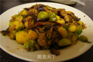 黑胡椒葱香甘蓝炒羊肉的做法步骤：3