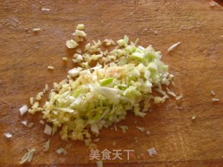 白菜三鲜水饺的做法步骤：5