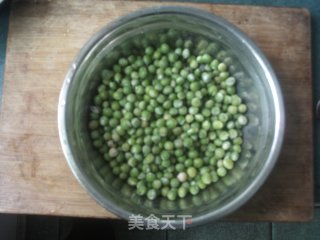 豌豆烩排骨的做法步骤：2