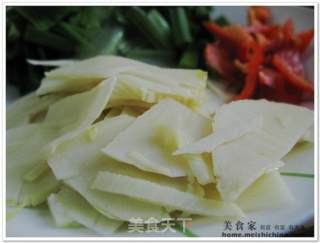 腊肉冬笋的做法步骤：2