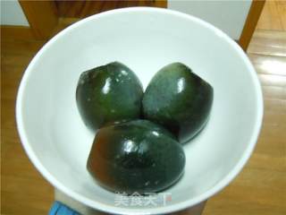“剩饭版”皮蛋瘦肉粥的做法步骤：2