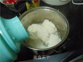 “剩饭版”皮蛋瘦肉粥的做法步骤：2