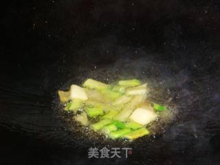 青椒回锅肉的做法步骤：2