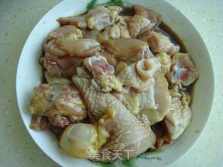 干锅鸡腿的做法步骤：2