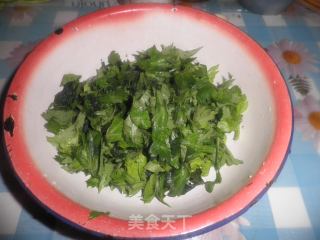 芹菜叶鸡蛋饼的做法步骤：2