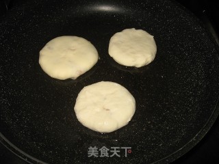 酸菜猪肉馅饼的做法步骤：2