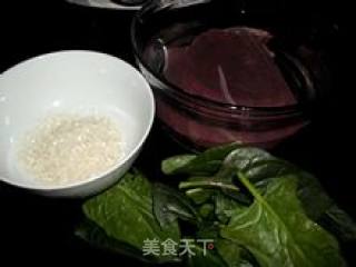 给宝宝补血的--猪肝菠菜粥的做法步骤：2