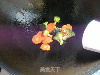 鲜蔬牛肉拉面的做法步骤：4