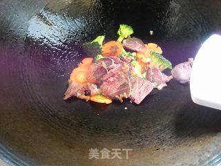 鲜蔬牛肉拉面的做法步骤：4