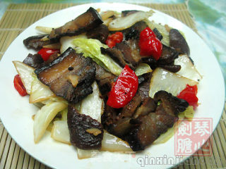 大白菜炒腊肉的做法步骤：3