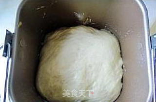 牛肉葱花面包卷的做法步骤：2