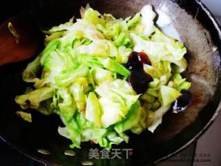 蚝油手撕包菜的做法步骤：2