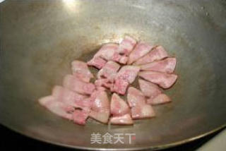 咸肉香菜豆腐汤的做法步骤：2