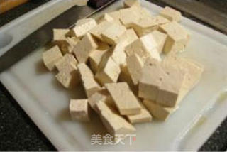 咸肉香菜豆腐汤的做法步骤：2
