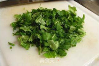 咸肉香菜豆腐汤的做法步骤：2