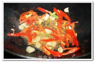 芹菜泡椒炒牛肉的做法步骤：2