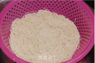 炒咸面线的做法步骤：2