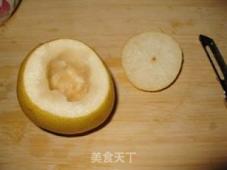 川贝冰糖炖雪梨的做法步骤：2