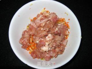 土豆红萝卜肉丸的做法步骤：2