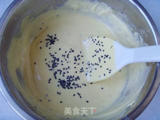 芝麻蛋卷的做法步骤：3