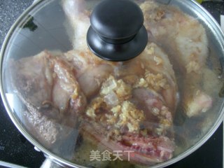 米酒酱汁烤鸡腿的做法步骤：2