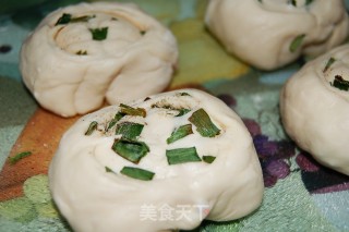 味增香葱面包的做法步骤：2