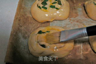 味增香葱面包的做法步骤：2