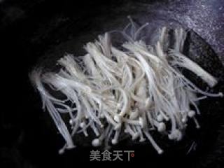 蟹棒鸡蛋汤的做法步骤：2
