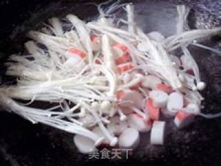 蟹棒鸡蛋汤的做法步骤：2
