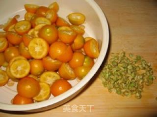 蜜饯金桔的做法步骤：2