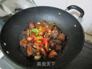 合味鲜：肉烧鱼的做法步骤：4