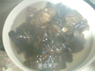 星月私房菜----泡椒木耳炒肉丝的做法步骤：2