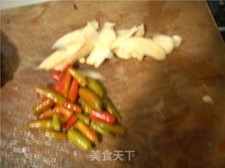 星月私房菜----泡椒木耳炒肉丝的做法步骤：2