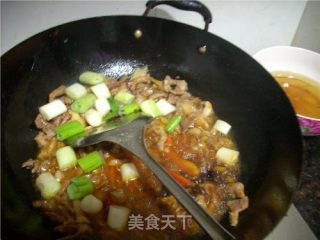 星月私房菜----泡椒木耳炒肉丝的做法步骤：2