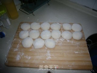 白菜猪肉包的做法步骤：2