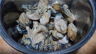 蚝豉菜干粥的做法步骤：2