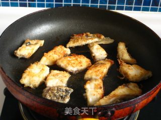 糖醋鱼块的做法步骤：5