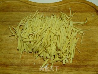 白菜心拌豆皮的做法步骤：4