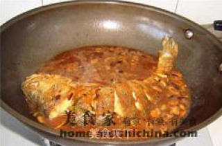 鲁菜中的经典之味——酱焖黄花鱼的做法步骤：4