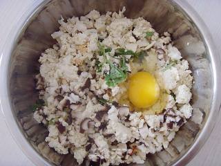 吉星高照：泰山豆腐丸子的做法步骤：2