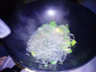 菠菜肉末炖粉条的做法步骤：2