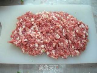 白菜虾仁水饺的做法步骤：2